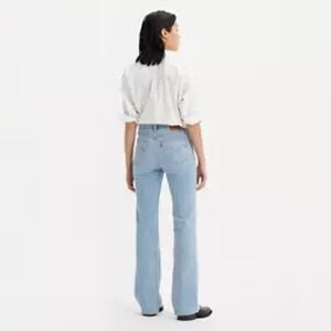 Levi’s wedgie bootcut light wash 27x30 PRICE FIRM